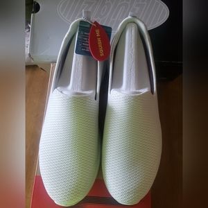 Skechers performance Women's Go Walk Joy size 11 New with box